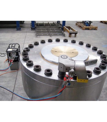 1IBT 1.800 Nm Square Drive Hydraulic Torque Wrench