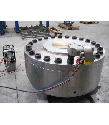 1IBT 1.800 Nm Square Drive Hydraulic Torque Wrench