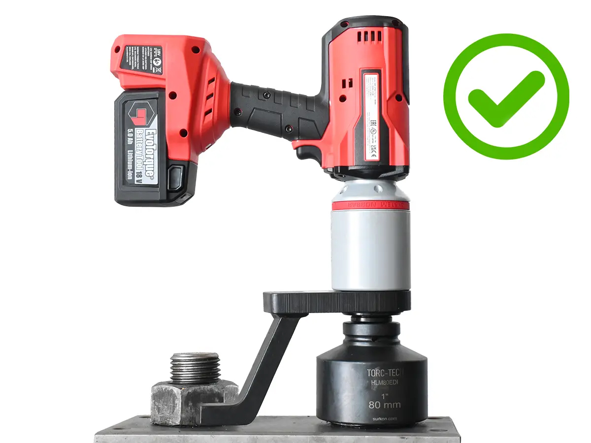 HLM13DSI — correct socket length, full drive engagement on torque wrench